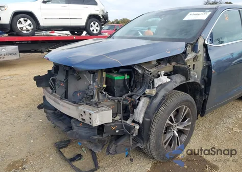 2019 Toyota Highlander Le/Le Plus z USA, uszkodzony, nr VIN 5TDBZRFHXKS927037